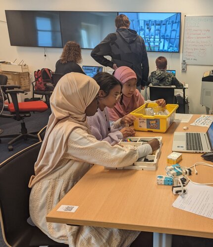 Basisschoolleerlingen maken kennis met ICT in het Dutch Innovation Park